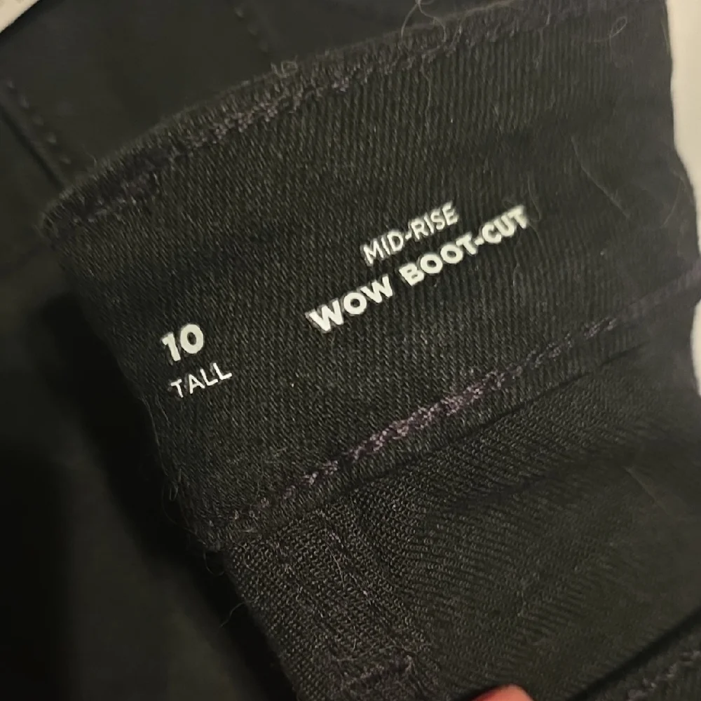 NWT Old Navy Wow Boot Cut Black Jeans - Picture 3 of 3